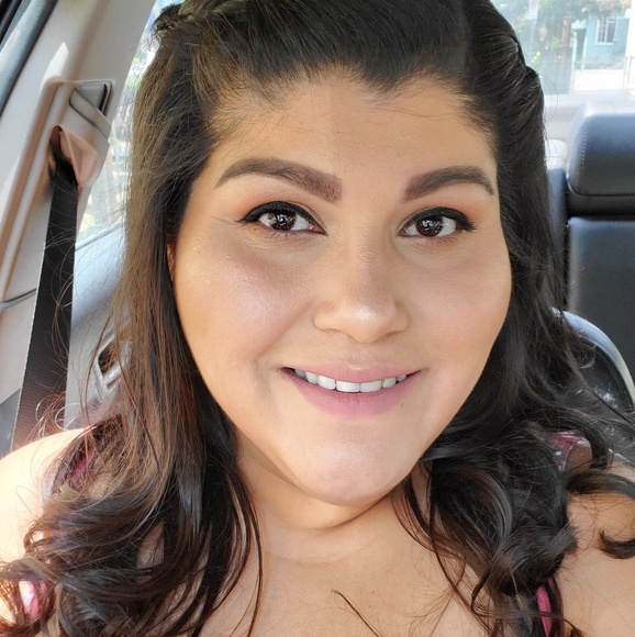 Meet your Posher, Isabel - Picture 2 of 5